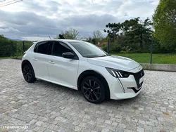 Peugeot 208 1.2 PureTech GT EAT8