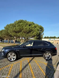 Bentley Bentayga V8