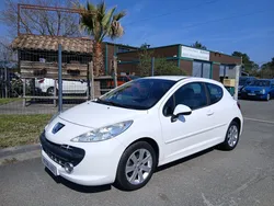 Peugeot 207 1.6l hdi 90ch prenium 3p