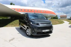 Fiat SCUDO 5 XL "5 PLACES" 2L2 HDI 180 CV GPS 3D CAMÉRA JA 17 BOITE AUTO EAT-8 TVA=29990 E HT