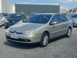 Citroën C5 2.0i 140ch 09cv Phase 2 essence, boîte automatique séquentielle, mise en circulation le 25/10/2005