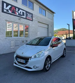 Peugeot 208 HDI 114cv Roland garros * Première main * GPS / SIÈGE CHAUFFANT / CAR PLAY / TOIT PANORAMIQUE