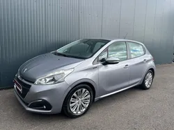 PEUGEOT 208 SIGNATURE 1.5 HDI 100ch / CARPLAY / RADAR AV AR / BOÎTE 6 / FULL ENTRETIEN / DISTRIB NEUVE
