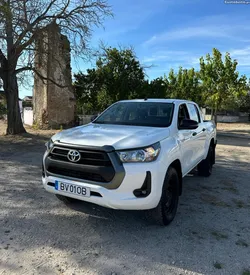 Toyota Hilux 2.4 D-4D Cabine dupla 5lug 4x4
