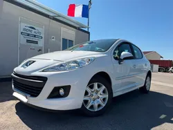 Peugeot 207+ 1.4 75ch faibles kms excellent état 1 main