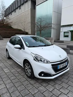 Peugeot 208 phase 2 1.6 HDI BLUEHDI 75 cv