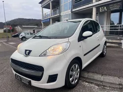 Peugeot 107 1.0 essence phase 2 clim