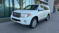 Toyota Land Cruiser VDJ 200 4.5 V8 272CH Executive 7 Places - 1ère Main - Entretien Toyota - Toit Ouvrant - Attelage 3.5T - Sièges Mémoires Chauffants - Caméra - GPS - 180 000KM