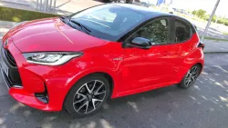 TOYOTA Yaris 120H 1.5 Style Premiere Edition
