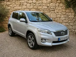 Toyota rav 4 2.2 d-4d 150 executive bva full options attelage
