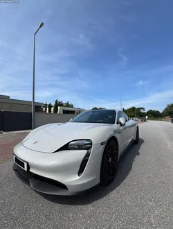 Porsche Taycan 4 S Performance Plus (Exclusive Manufaktur)