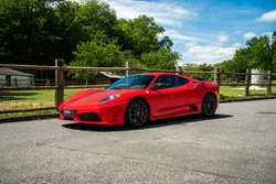 Ferrari 430 Scuderia V8 510cv | Rosso Corsa | Intérieur Alcantara avec tissu Technique | Arceau de sécurité | À partir de 5660/mois