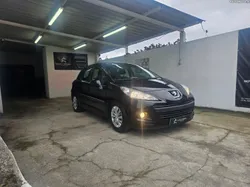 Peugeot 207 Trendy 1.4 Gasolina de 75cv