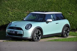 MINI IV F66 2.0 COOPER S 3P 204 CLASSIC DKG7 + Pack L / Org France / 05/2024 / 19800kms / Toit ouvrant / Hifi Harman Kardon / Camera 360 / Tête Haute / Volant & sièges chauffant / Accès sans clé ...