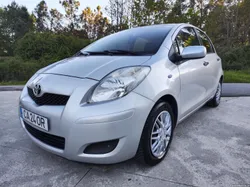 Toyota Yaris 1.33vvti 16v - 101cv - Caixa 6 vel.