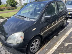 Toyota Yaris 1.0 Gasolina
