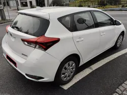 Toyota Auris 1.4 D-4D Comfort c/ A/C - 5 Lugares - NACIONAL - C/ GARANTIA