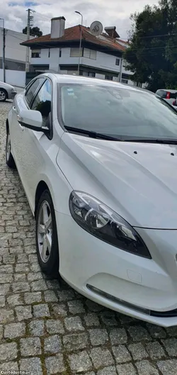 Volvo V40 D2