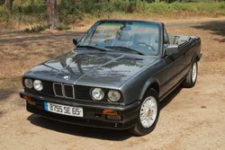 BMW 320i CABRIOLET E30 WORLDLINE 1990 148 880 KM 129CV BV5 sièges sport cuir gris, capote comme neuve 100% origine