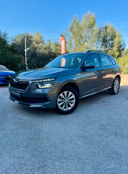 Skoda Kamiq 1.0 TSi 95ch Ambition BVM5 5p PREMIÈRE MAIN (RADARS AR / CARPLAY / GRAND ÉCRAN TACTILE / VOLANT MULTIFONCTIONS / CLIM AUTO BI-ZONES / JANTES ALU 16P / RÉGULATEUR / BLUETOOTH)