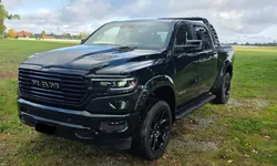 Dodge RAM 1500 5.7 V8 HEMI 401CH 4X4 SPORT NIGHT EDITION
