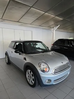 Mini Cooper 1,6 essence