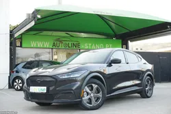 Ford Mustang Mach-E Alargada