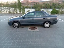 Mitsubishi Carisma Seden