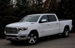 Dodge RAM 1500 Laramie Crew Cab 5.7 V8 HEMI 4x4