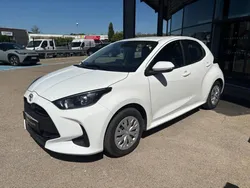 Toyota Yaris 120 VVT-i Dynamic Business 5p MC24