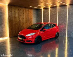 Ford Fiesta 1.6 EcoBoost c/ Pack Pele Desportiva ST