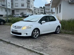 Toyota Auris 1.4 D4d - Jantes liga leve - AC