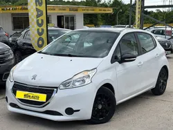 Peugeot 208 5 Portes 1.2 VTi 12V BMP5 S&S 82cv Boîte auto Faible Kms Super Bon État