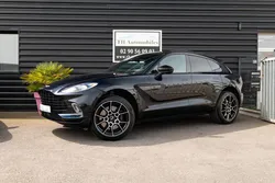 ASTON MARTIN DBX 4.0 BITURBO V8 550 / Suivi complet Aston Martin / Origine FR / Toit panoramique / Apple Car Play / sièges AV AR Chauffants - ventilés / Camera 360 / Etc...