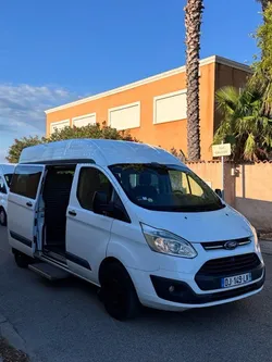Ford transit custom 2,2 tdci 100 bvm6 l2h2 - moteur a chaîne - tpmr - aménagé handicapé - 9 places - rampe - clim