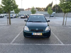 Toyota Yaris Base 1.0