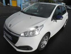 Peugeot 208 like 5p 1.2 vti 12v 68ch essence -8424 km