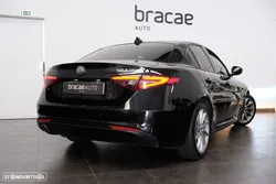 Alfa Romeo Giulia 2.2 AT8 Executive