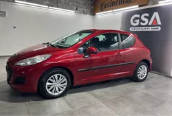 207 avec Clim, 1.4L HDI 70cv 124000km CT ok, distribution neuve