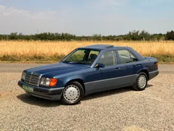 Rare Mercedes-Benz 300D Turbo (300TD) W124 BVA de 1990, 1ÈRE MAIN, CLIM, TOIT OUVRANT, AUTOBLOQUANT, SUIVI COMPLET ET SEULEUMENT 260.000KMS