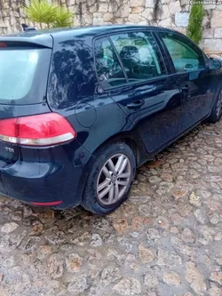 VW Golf 5 lugares