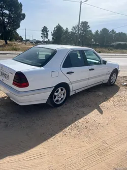 Mercedes-Benz C 200 Diesel nacional bom estado tudo em dia