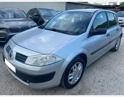 Renault MEGANE II - 1.4 16V 98CH PACK AUTHENTIQUE FINANCEMENT POSSIBLE EN 4, 10 ET 12 FOIS PAR CB