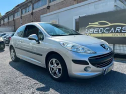 Peugeot 207 1.4 i essence 3portes clim