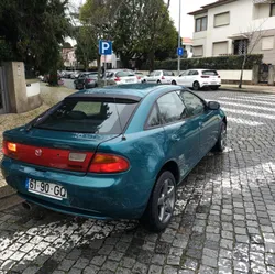 Mazda 323 1.5F 90cv direçao assistida
