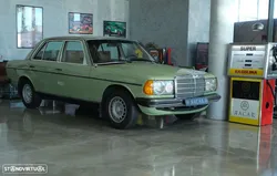 Mercedes-Benz 220