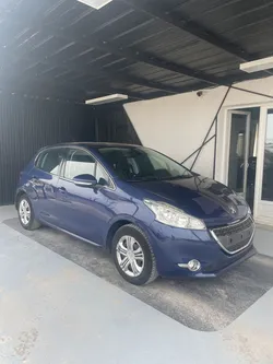 Peugeot 208 1.2 VTI Allure distribution a jour