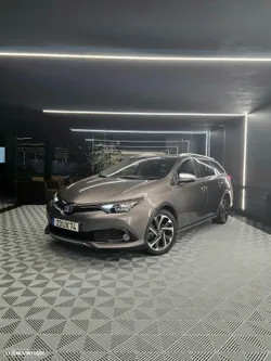 Toyota Auris Touring Sports 1.8 HSD Comfort +P.Techno+P.Sport