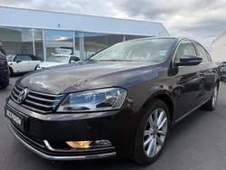 VOLKSWAGEN PASSAT SEDAN 2011 1ère Main 112000kms Exellent état 2.0L TDI Blue Motion