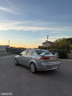 Mitsubishi Lancer 1.5 Invite